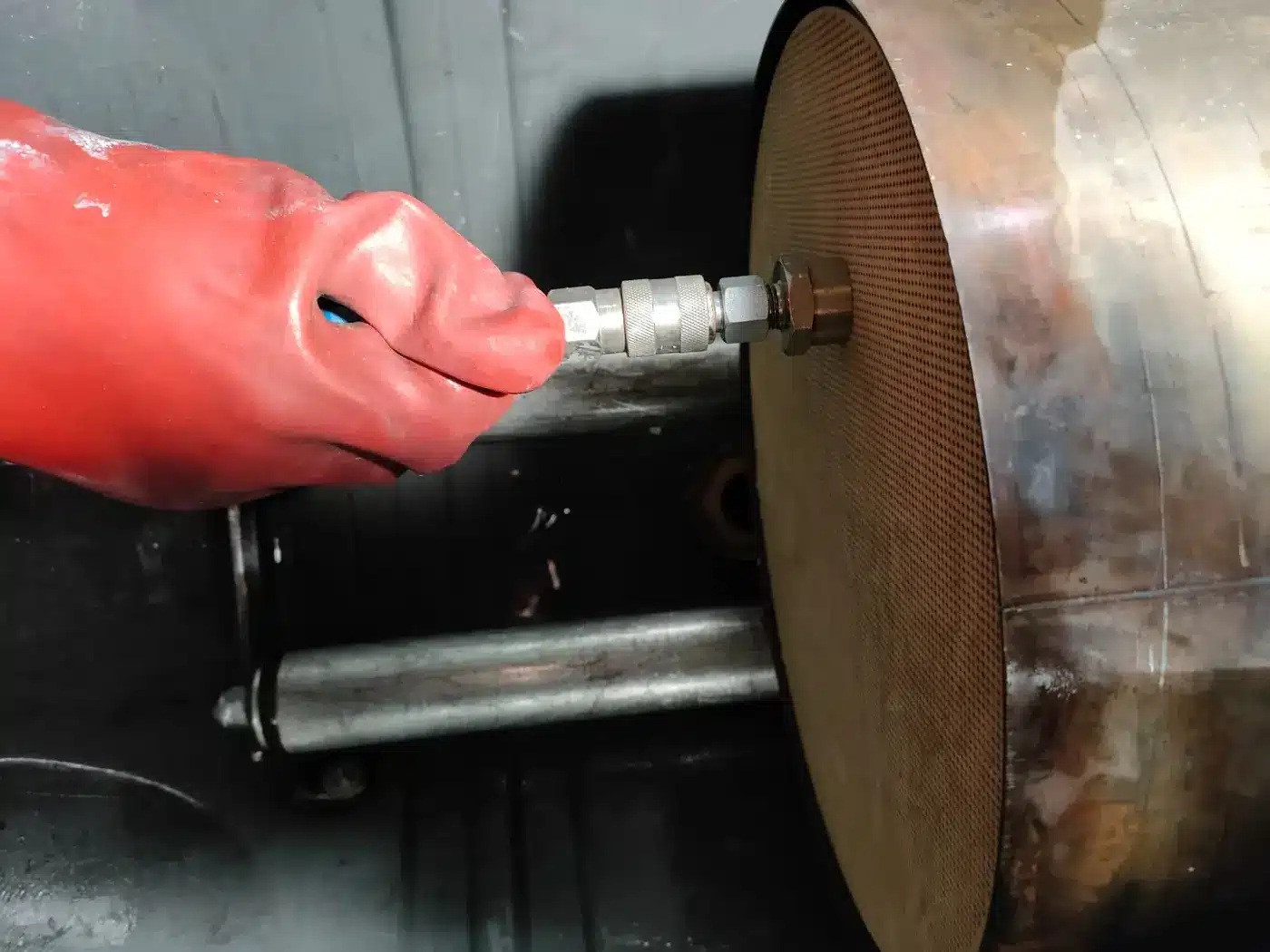 Aclarado profesional de filtro DPF desmontado