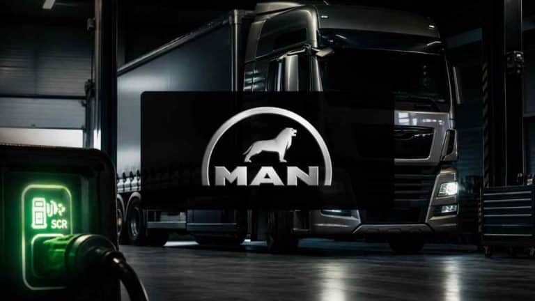 Camión MAN con aviso AdBlue y sistema SCR